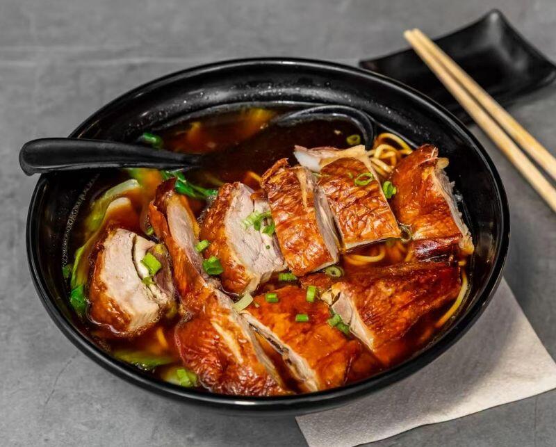 Roast Duck w. Noodle
